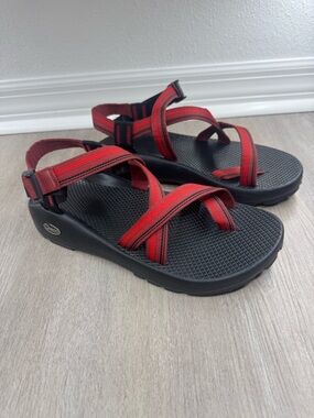 Men’s Chaco Z/2 Red and Black Outdoors Hiking Strappy Sandals size 10